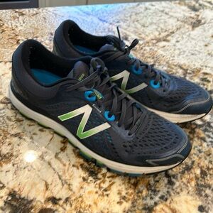 New Balance Men’s 1260 V7 running shoes size 12.5
